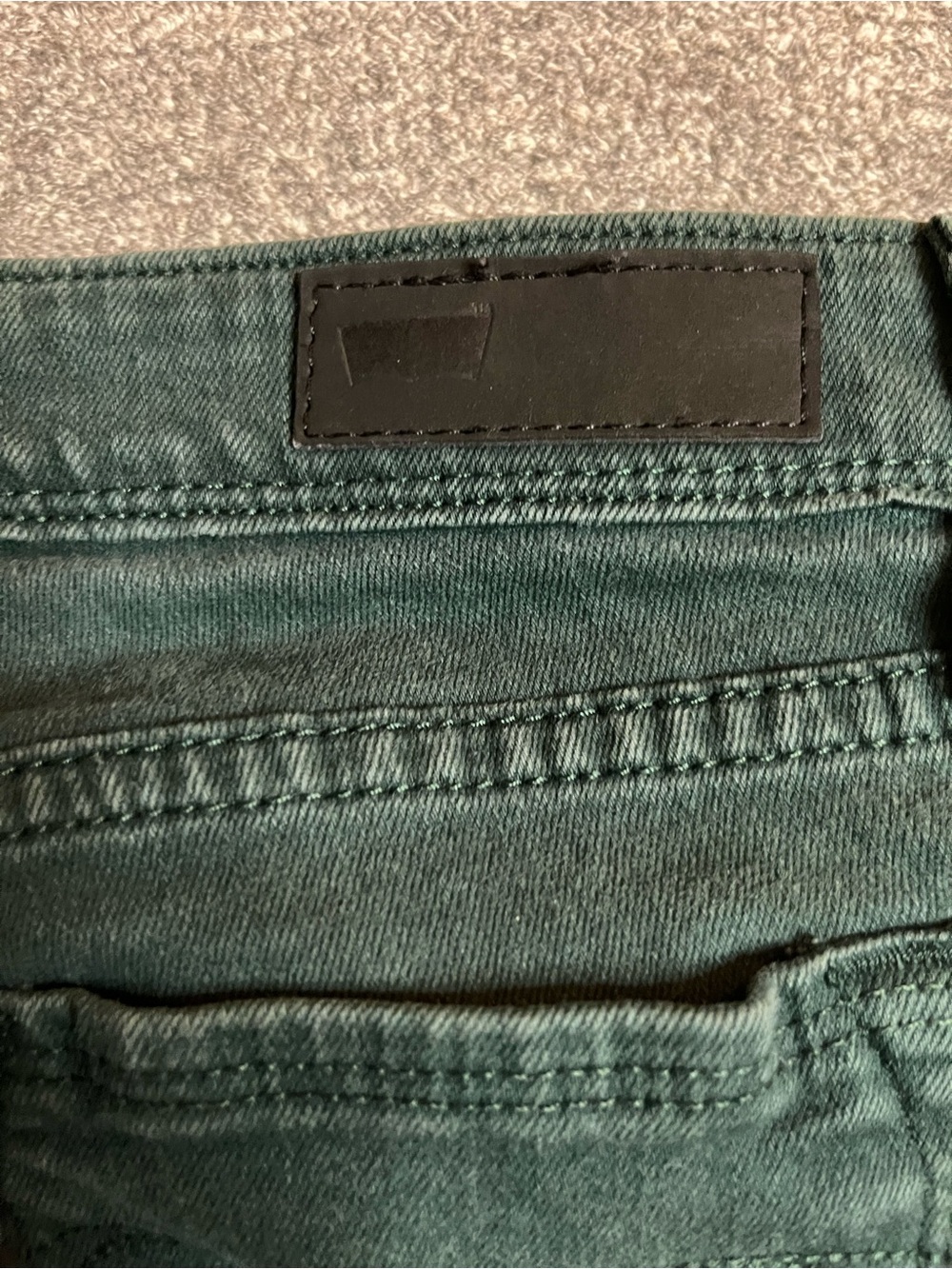 Levi's Forest Green Women's Skinny Jeans 3/26 preppy 93% cotton - Picture 2 of 9